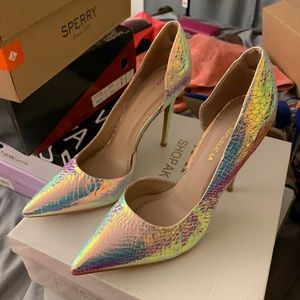 Akira Iridescent Heels Size 9.